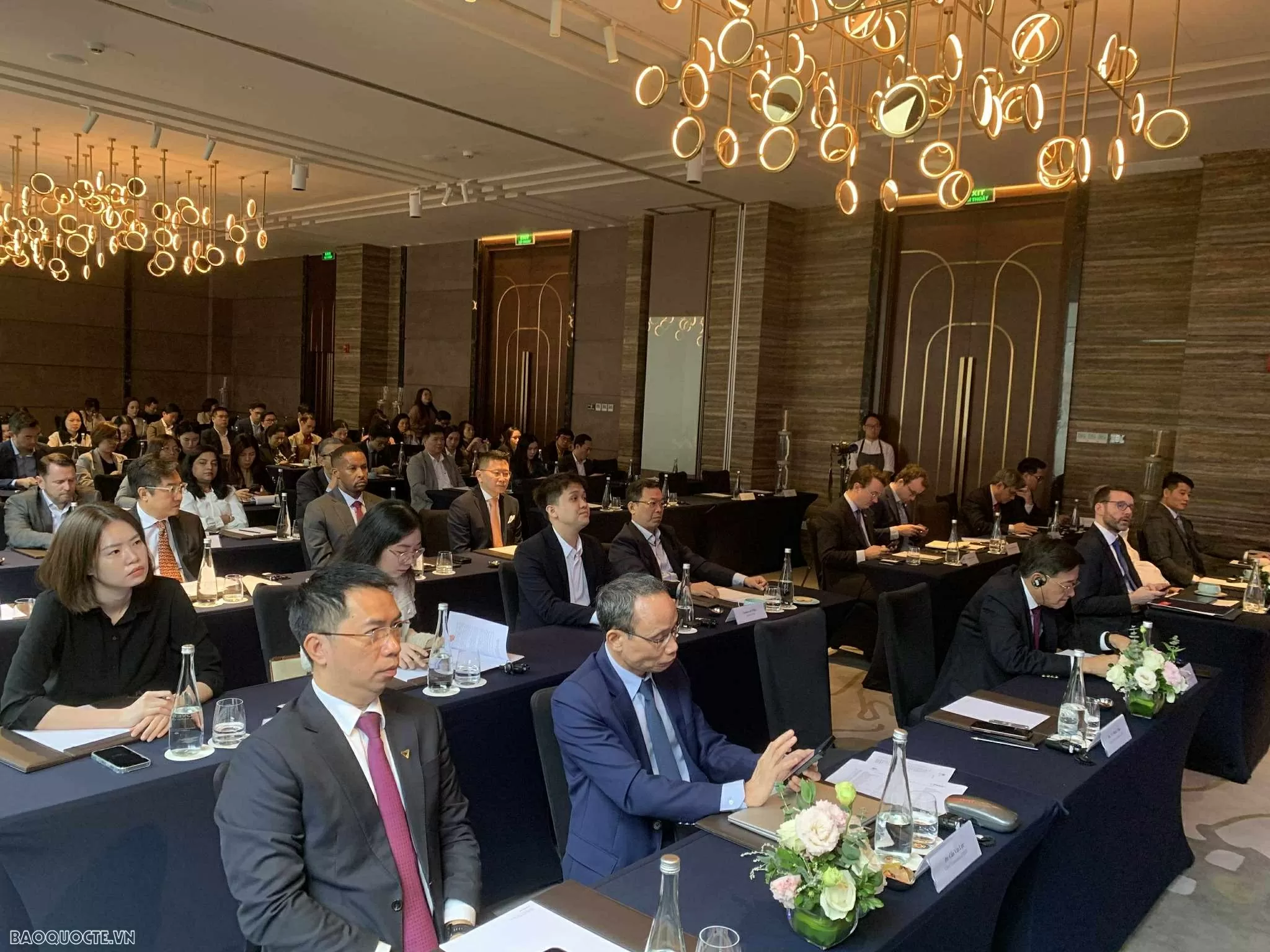 Promowanie współpracy Wietnamu i Wielkiej Brytanii w zakresie rozwoju nowoczesnych usług finansowych Thúc đẩy quan hệ hợp tác Việt Nam-Anh trong phát triển dịch vụ tài chính hiện đại