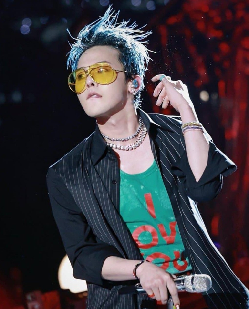 ទស្សនិកជន​អន្តរជាតិ​ហួស​ចិត្ត​នឹង​ការ​សម្តែង​របស់ G-Dragon នៅ​ប្រទេស​វៀតណាម - ៣