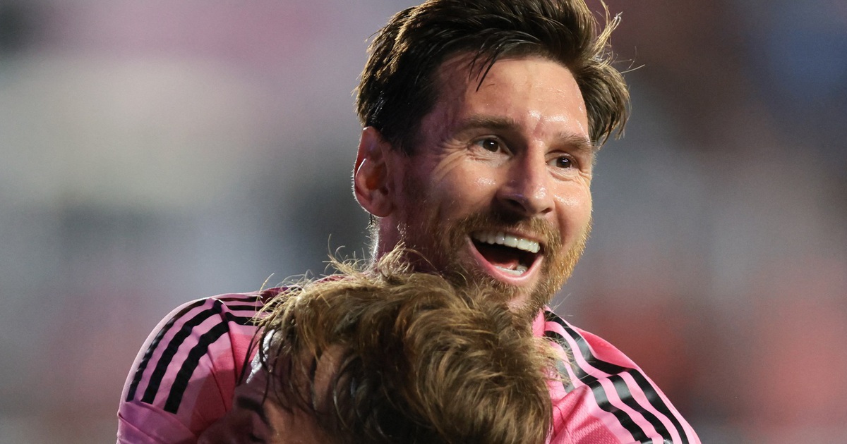 Messi ghi cú đúp siêu phẩm đưa Inter Miami vào bán kết MLS Cup, Ronaldo thì sao?
