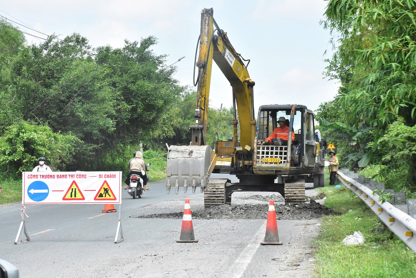 Perbaikan Jalan Raya Nasional 61, bagian Jembatan Ben Nhut-Rach Tia, meringankan penderitaan masyarakat