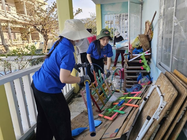 Sau chạy bão Kalmaegi, Gia Lai lại ‘chạy trường’ để học sinh sớm đến lớp - Ảnh 1.