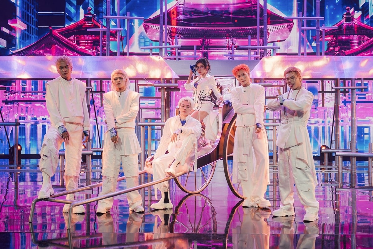 ស៊េរីបទចម្រៀងរបស់បង សាយ ហ៊ី ធ្វើឲ្យកក្រើកតារាងចម្រៀងវៀតណាម រូបភាព ១ loat hit cua anh trai say hi khuay dao cac bang xep hang am nhac viet hinh anh 1