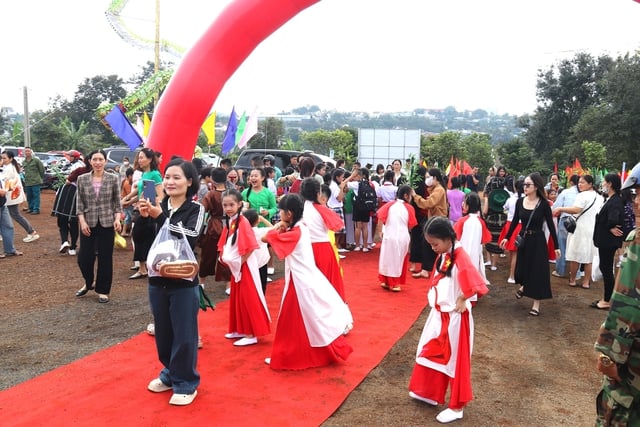 Khởi công trường dân tộc nội trú liên cấp ở vùng biên giới Lâm Đồng, Đắk Lắk - Ảnh 4.