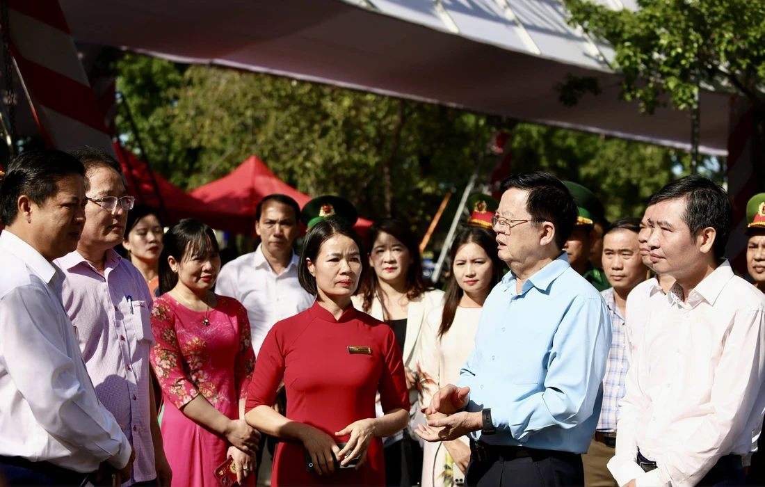 Đồng loạt khởi công trường nội trú liên cấp các xã biên giới - Ảnh 7.