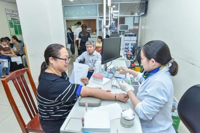 Bệnh viện tri ân nhà giáo khám tầm soát miễn phí tuyến giáp cho hơn 600 giáo viên - Ảnh 4.