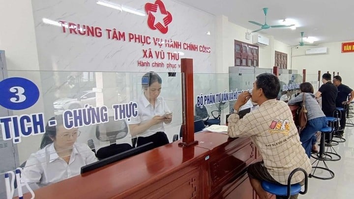 រដ្ឋាភិបាលមូលដ្ឋានពីរកម្រិតបានផ្លាស់ប្តូរយ៉ាងខ្លាំងបន្ទាប់ពីក្រឹត្យលេខ 132/2025/ND-CP - រូបថត 1 ។ Chính quyền địa phương 2 cấp chuyển biến mạnh mẽ sau Nghị định 132/2025/NĐ-CP- Ảnh 1.