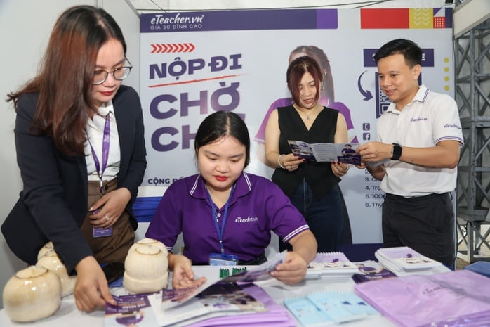 Job Link 2025: Cơ hội học bổng “0 đồng” và việc làm gia sư - Ảnh 2.