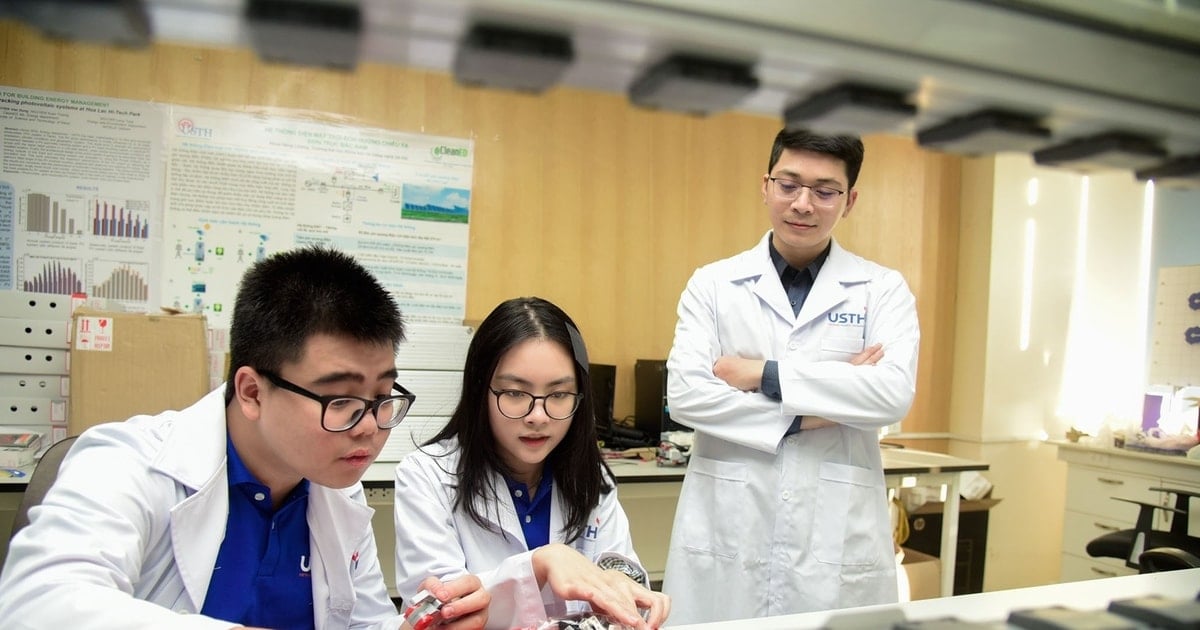 Bộ Chính trị phê duyệt cơ chế đặc biệt với cán bộ tài năng, chuyên gia giỏi