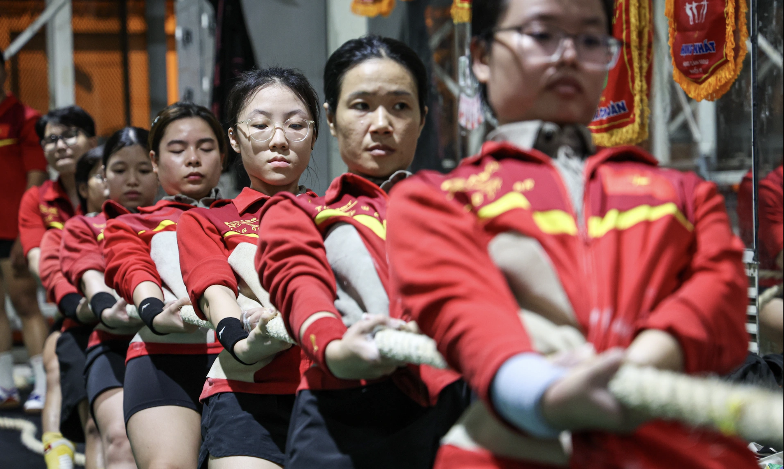 Lò luyện kéo co Việt Nam ngày đêm chuẩn bị cho SEA Games đầu tiên