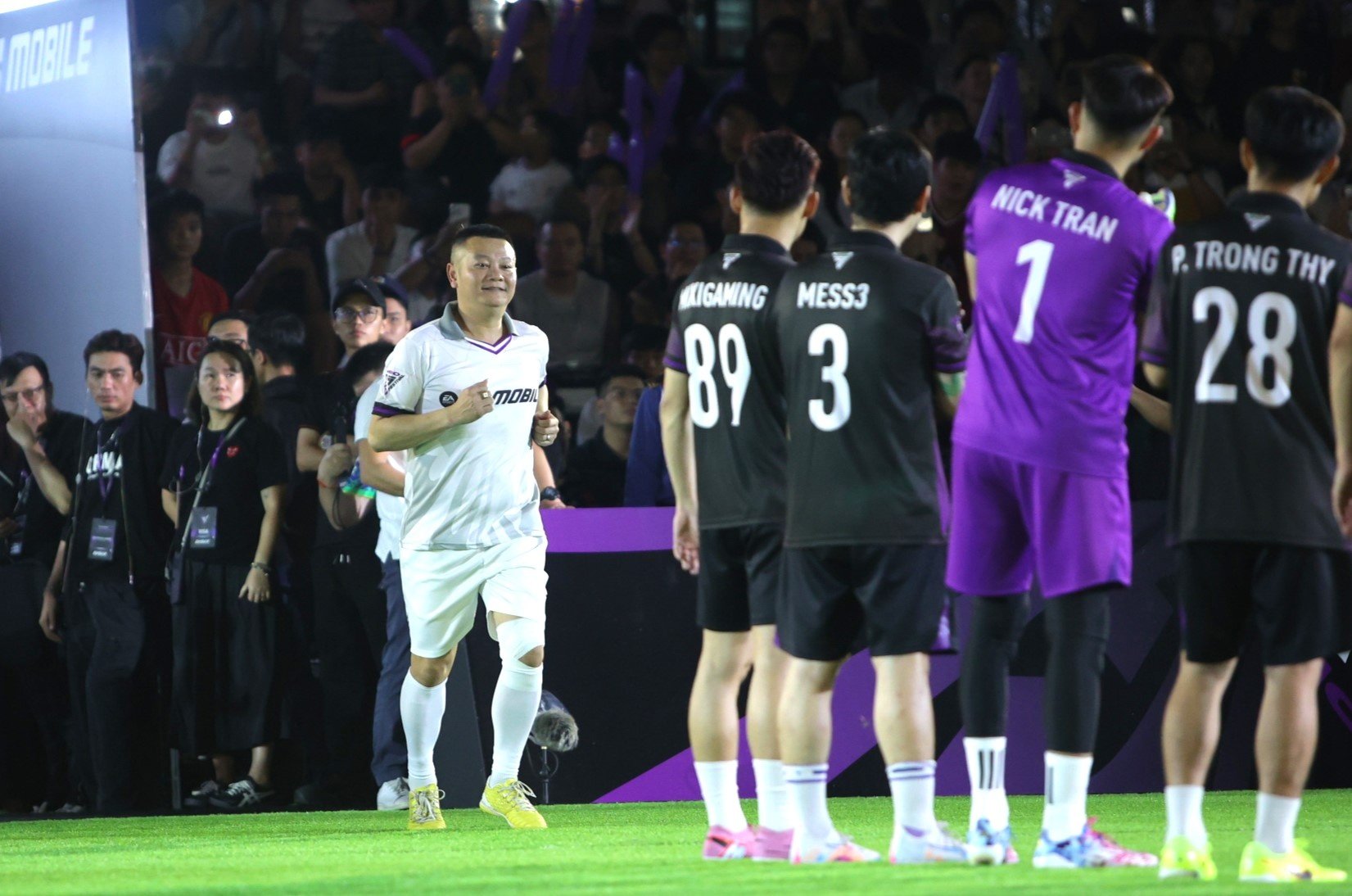 រូបថត Van Quyen Cong Vinh ៤ Van Quyen Cong Vinh anh 4