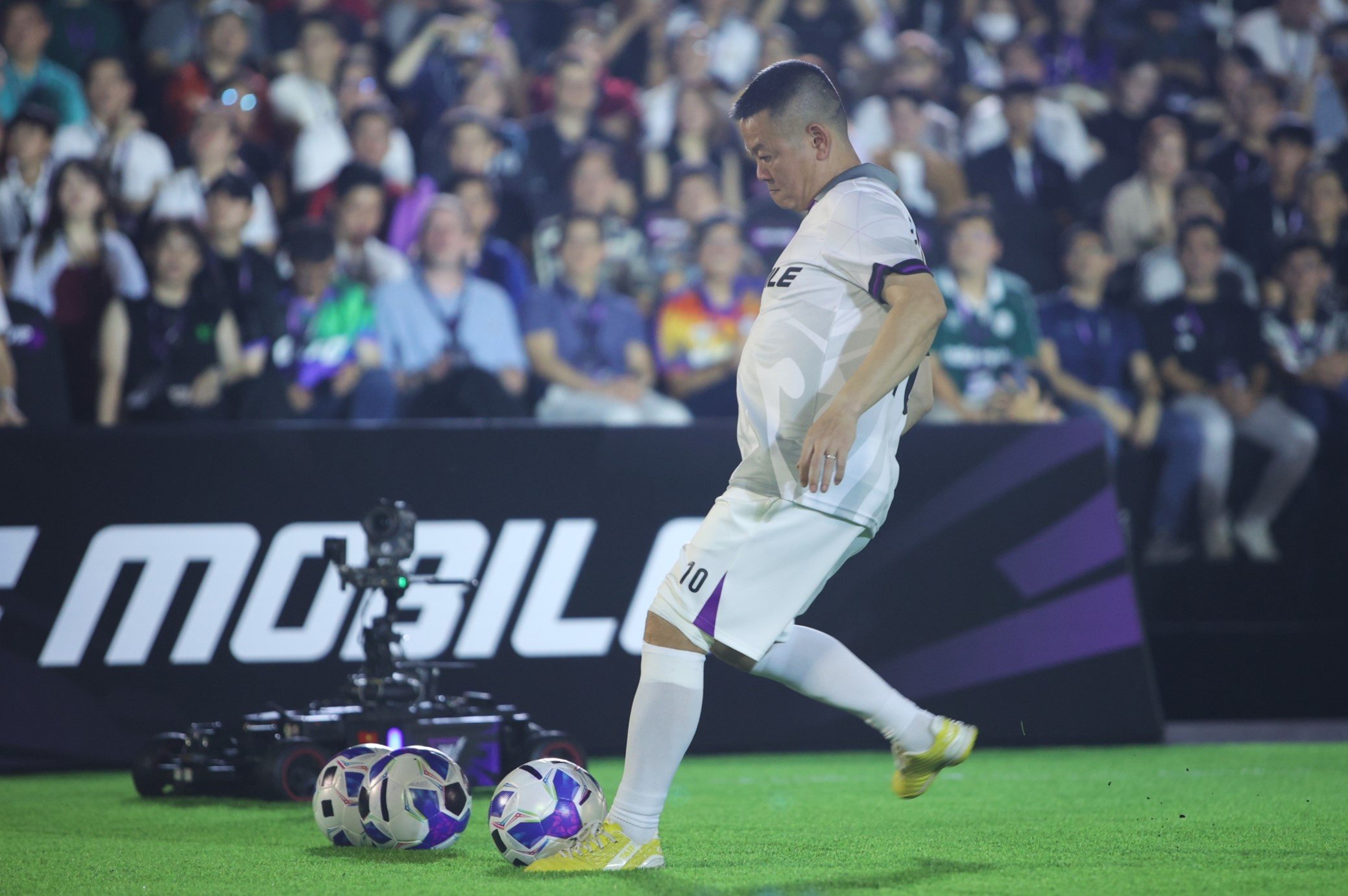 រូបថត Van Quyen Cong Vinh ៧ Van Quyen Cong Vinh anh 7