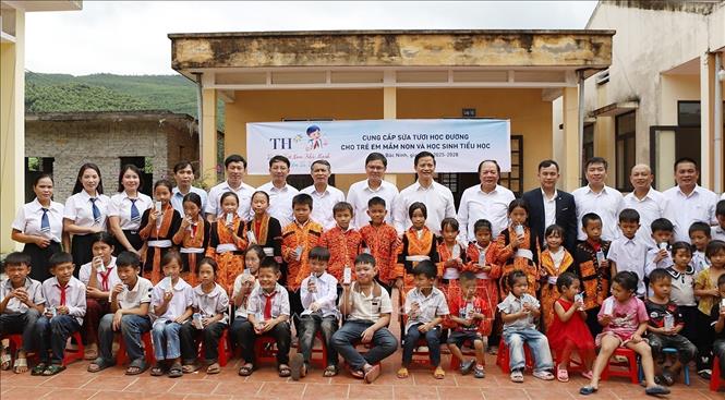 ຄຳບັນຍາຍຮູບ