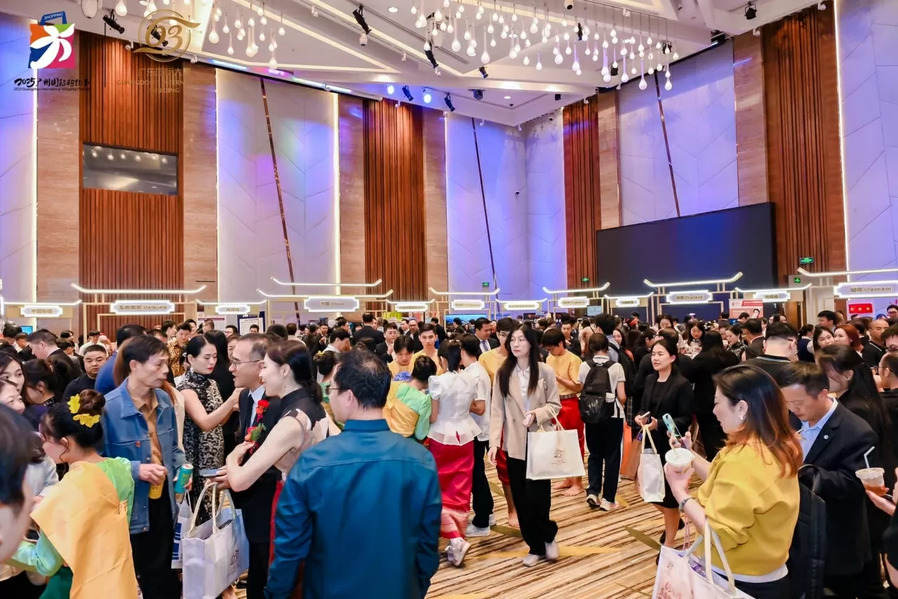 Promotie van cultuur en merken uit ASEAN-landen en China in Guangzhou Quảng bá văn hóa và các thương hiệu từ các quốc gia ASEAN và Trung Quốc tại Quảng Châu