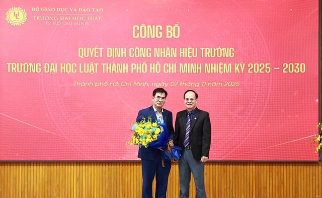 Một số trường đại học kiện toàn nhân sự lãnh đạo nhiệm kỳ mới - Ảnh 1.