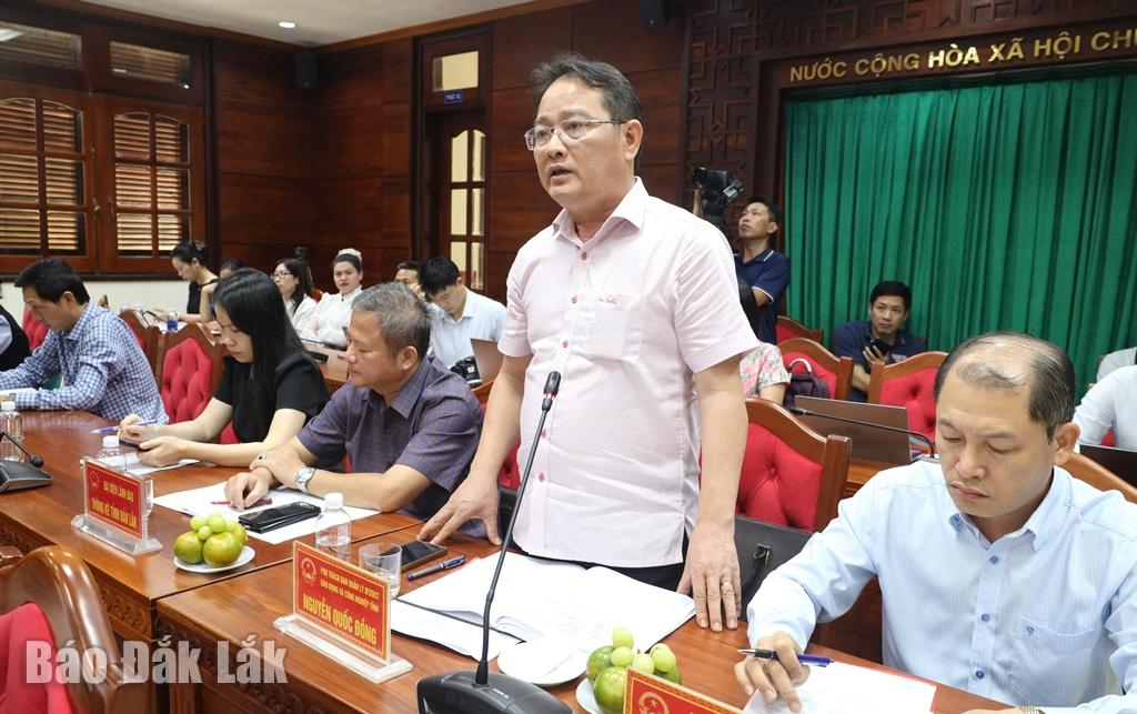 លោក Nguyen Quoc Dong ប្រធានក្រុមប្រឹក្សាគ្រប់គ្រងការវិនិយោគសំណង់ស៊ីវិល និងសំណង់ឧស្សាហកម្មខេត្ត បានបង្ហាញដំណោះស្រាយដើម្បីពន្លឿនការបញ្ចេញទុនវិនិយោគសាធារណៈ។