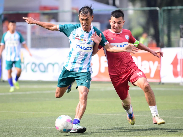 Ο Bac Ninh επαινεί δύο ομάδες που συμμετείχαν στον τελικό γύρο του Πρωταθλήματος Ποδοσφαίρου Εργατών και Δημοσίων Υπαλλήλων του Βιετνάμ 2025 - Φωτογραφία 1. Bắc Ninh vinh danh hai đội tham dự Giải bóng đá công nhân, viên chức Việt Nam 2025 - Ảnh 1.