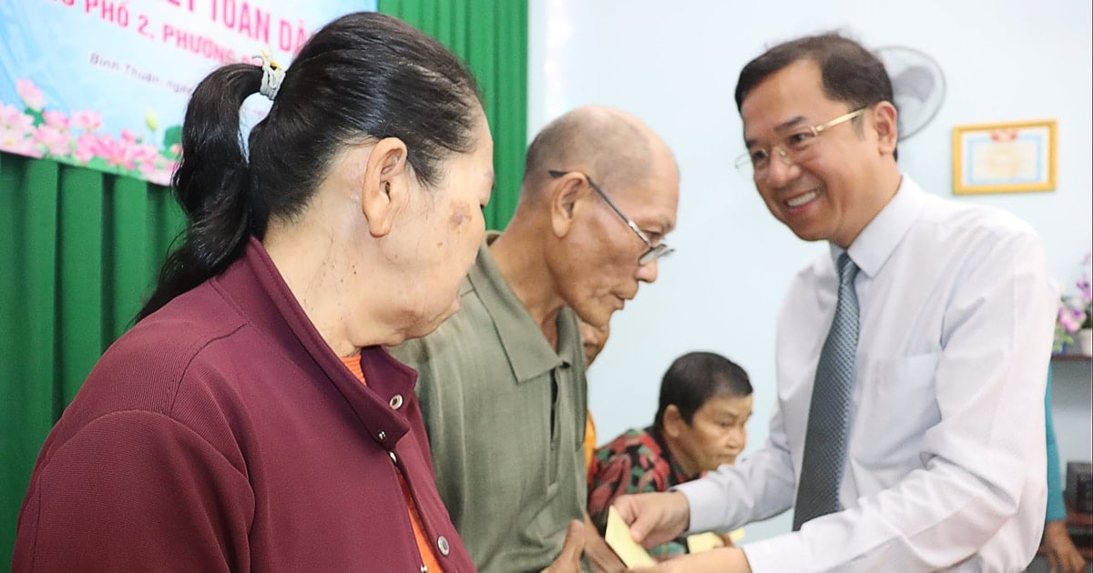 Trưởng Ban Tổ chức Tỉnh ủy Lâm Đồng dự Ngày hội Đại đoàn kết toàn dân tộc tại phường Bình Thuận