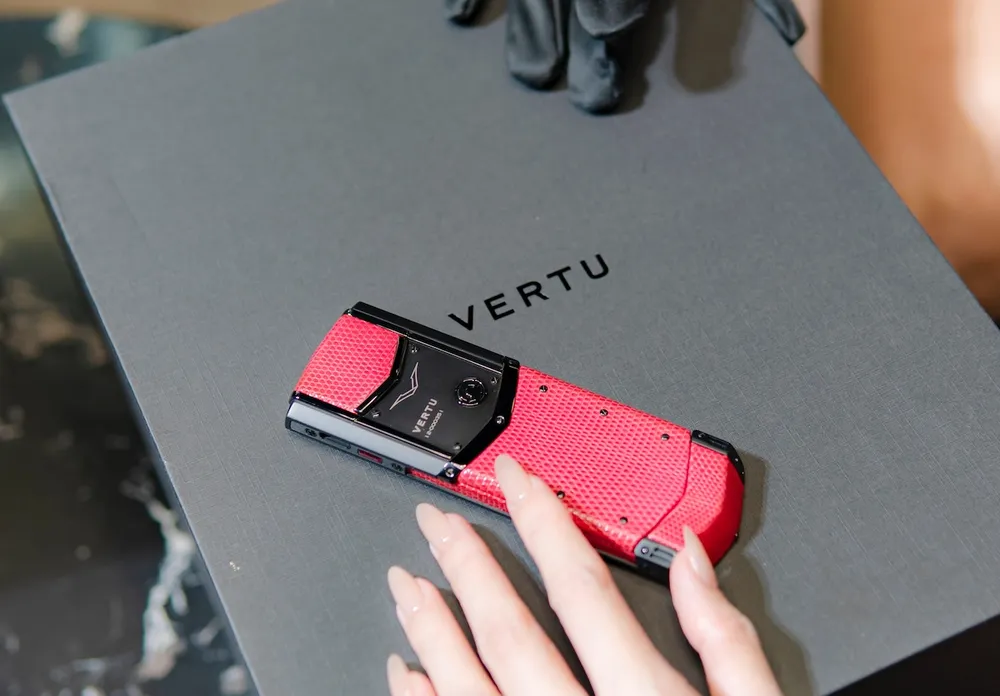 A Vertu telefonok a luxus ajándékok világában népszerű választásnak számítanak.