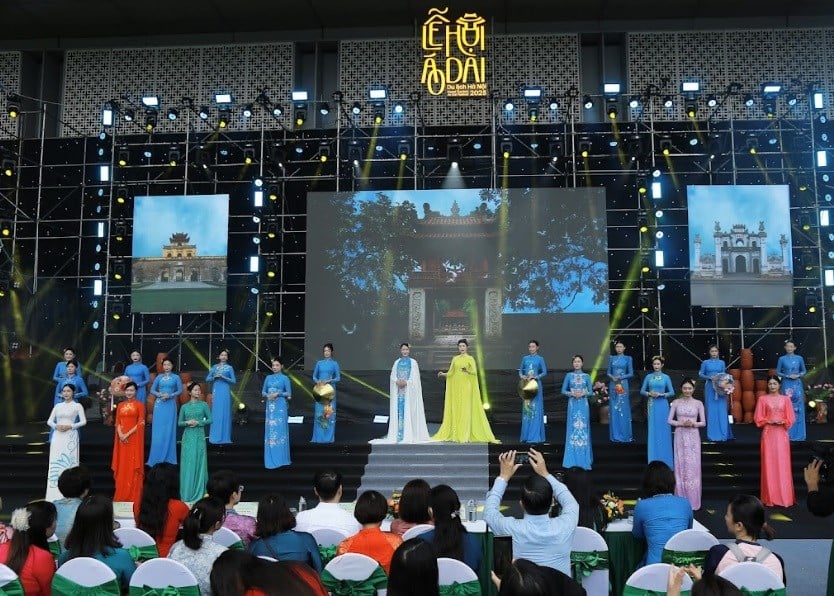 ការសម្តែង Ao Dai