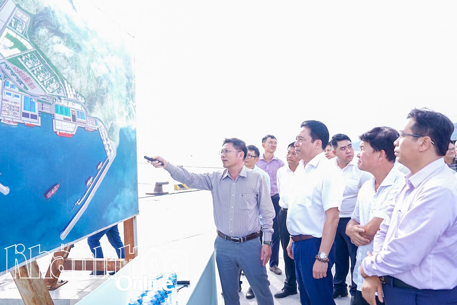 ប្រធានគណៈកម្មាធិការប្រជាជនខេត្ត បានចុះពិនិត្យស្ថានភាពជាក់ស្តែងនៅគម្រោងសួនឧស្សាហកម្ម Ca Na។