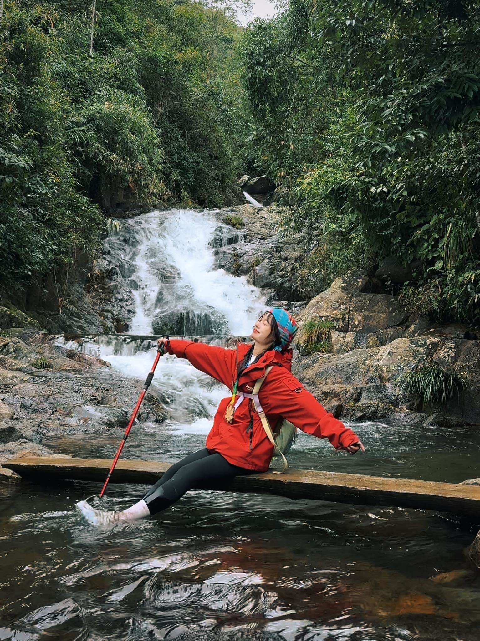 ការសញ្ជ័យលើកំពូលភ្នំ Sa Mu 2,756 ម៉ែត្រក្នុងពពកនៃភាគពាយ័ព្យ - ១