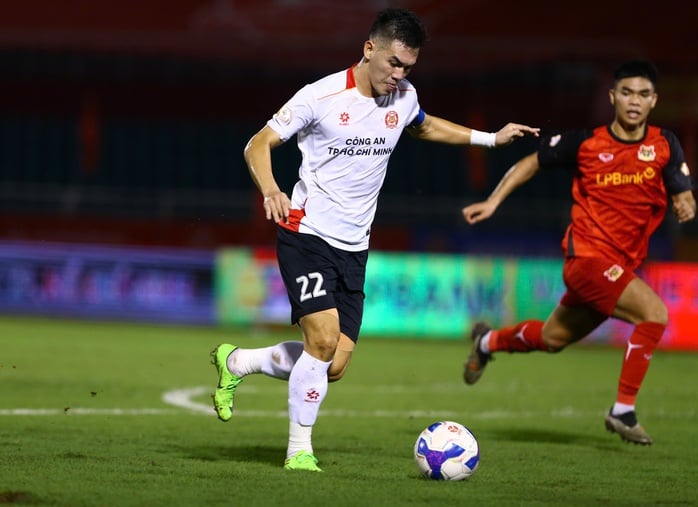 Kịch tính trên sân Thống Nhất, CLB Công an TP HCM suýt thắng Ninh Bình - Ảnh 1.