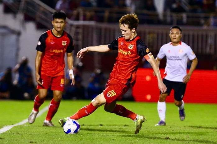 Kịch tính trên sân Thống Nhất, CLB Công an TP HCM suýt thắng Ninh Bình - Ảnh 3.