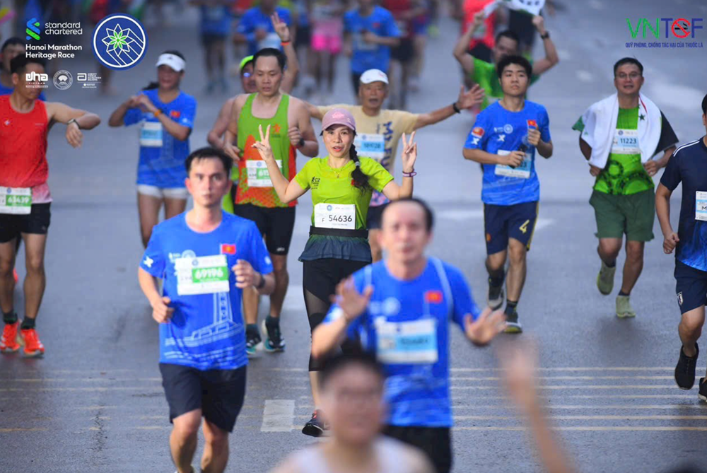Viele Sportler und Kinder checken im „Rauchfrei-Bereich im Freien“ ein – Foto 1