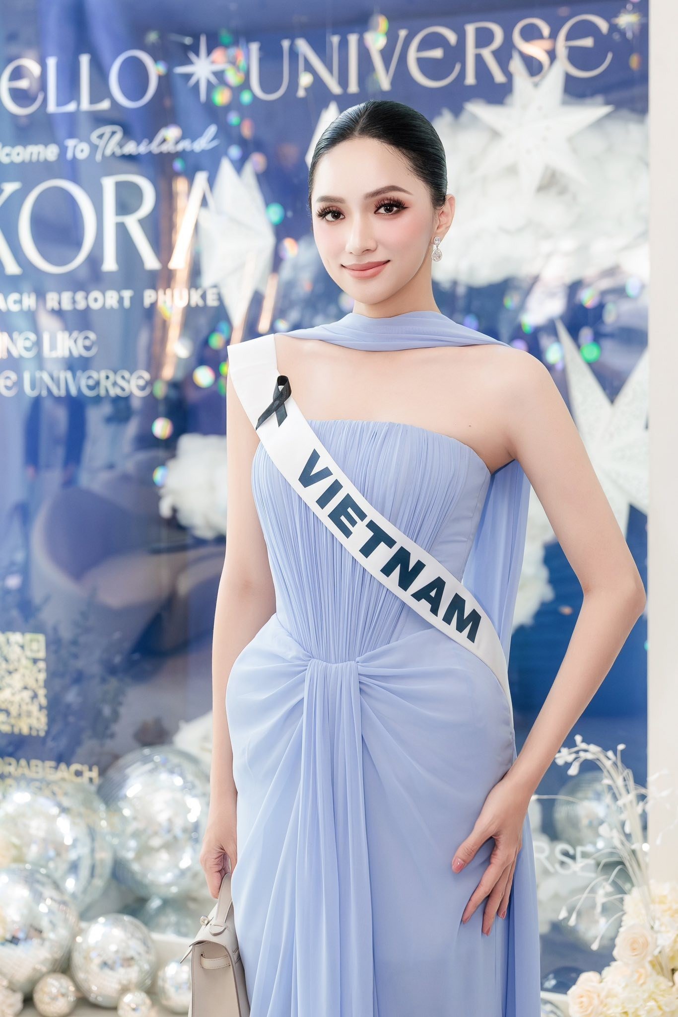 Miss Universe 2025: Hoa hậu Hương Giang bất ngờ xuất hiện với mái tóc tém - Ảnh 4.