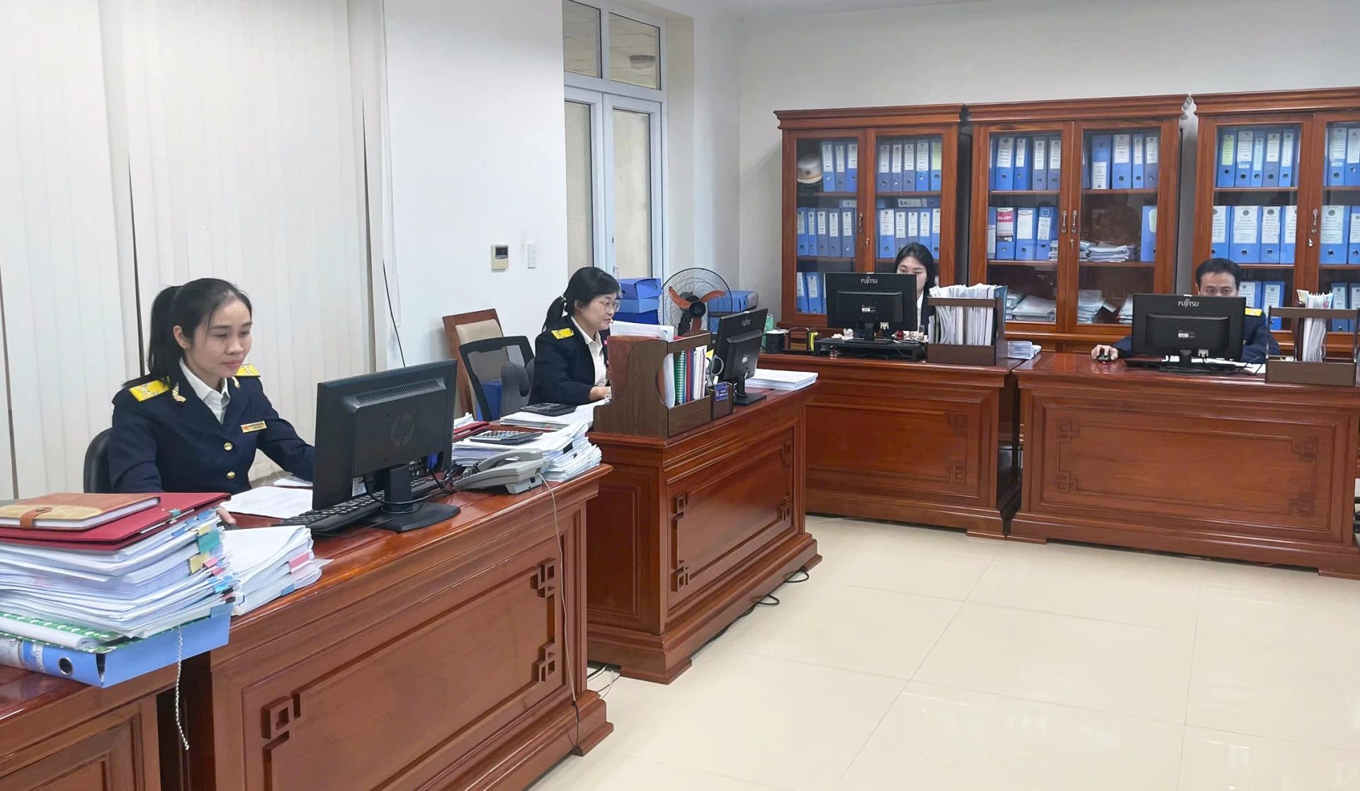 ກົມສ່ວຍສາອາກອນ ດໍາເນີນການກວດສອບມາດຕະຖານຂໍ້ມູນ ແລະ ສ້າງລາຍຊື່ຄົວເຮືອນທຸລະກິດທີ່ປ່ຽນ - ພາບ: L.C