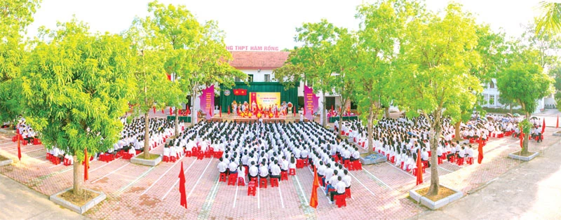 Ham Rong - 50 anos de crescimento e orgulho