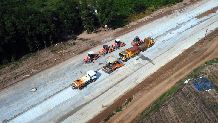 cao tốc - Ảnh 2.