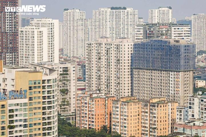 អ្នក​ជំនាញ​និយាយ​ថា អចលនទ្រព្យ​ទំនង​ជា​មិន​ឡើង​កម្ដៅ​ក្នុង​រយៈ​ពេល​ប៉ុន្មាន​ខែ​ចុង​ក្រោយ​នៃ​ឆ្នាំ​២០២៥។ (រូបថត៖ Minh Duc)។