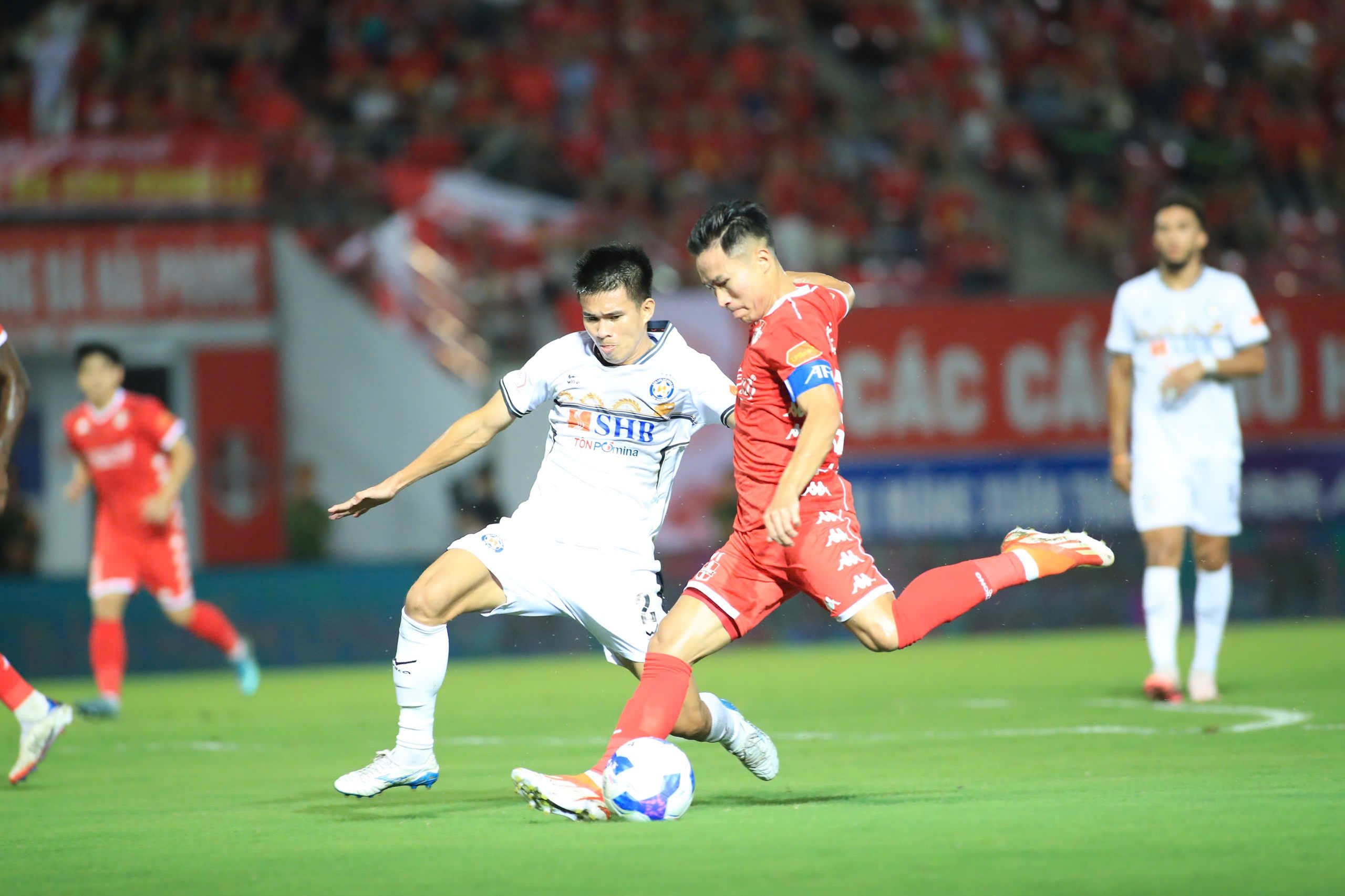 CLB Hải Phòng thắng dễ Đà Nẵng: Bước vào kỳ nghỉ dịp FIFA Days, người vui kẻ buồn - Ảnh 3.