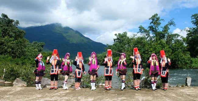 Bảo tồn, phát huy bản sắc văn hóa dân tộc góp phần phát triển kinh tế, giảm nghèo bền vững ở Quảng Ninh - Ảnh 1.