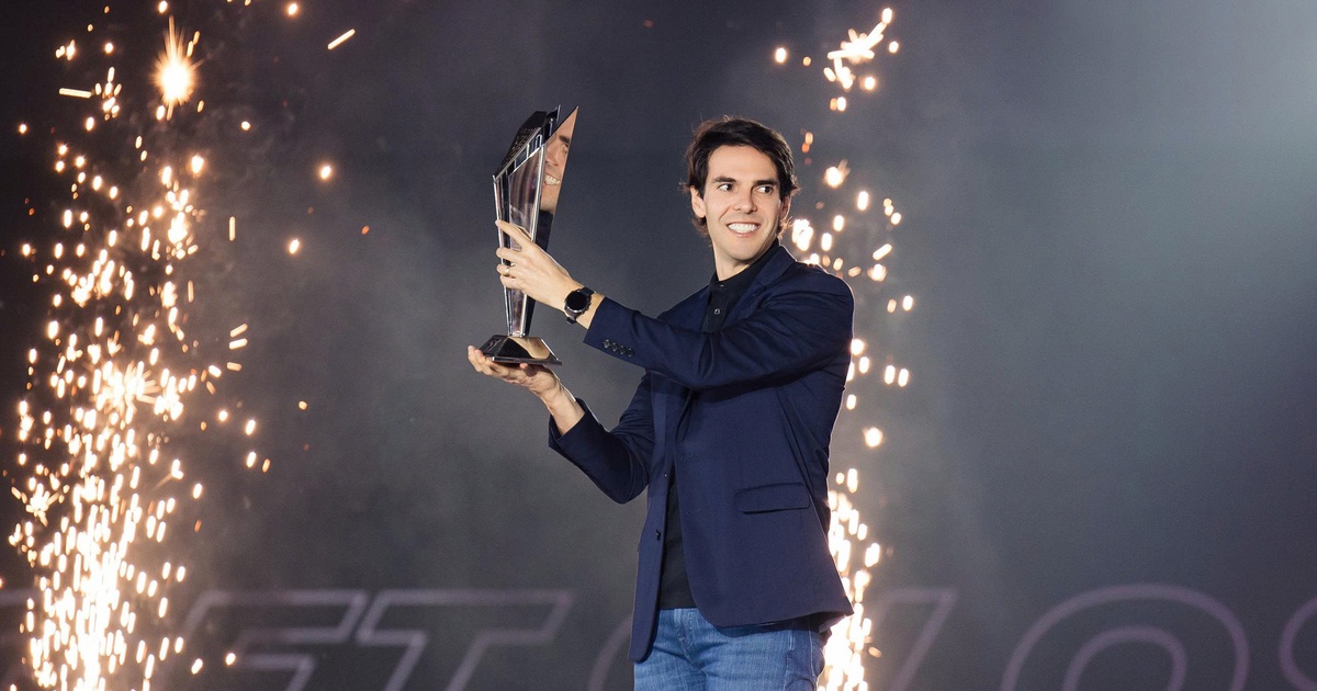 Kaka và Figo vinh danh nhà vô địch FC Pro Festival 2025
