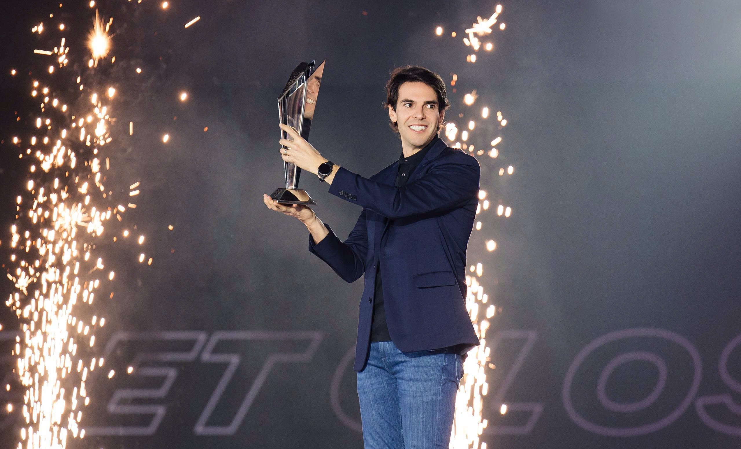 Kaka và Figo vinh danh nhà vô địch FC Pro Festival 2025- Ảnh 1.