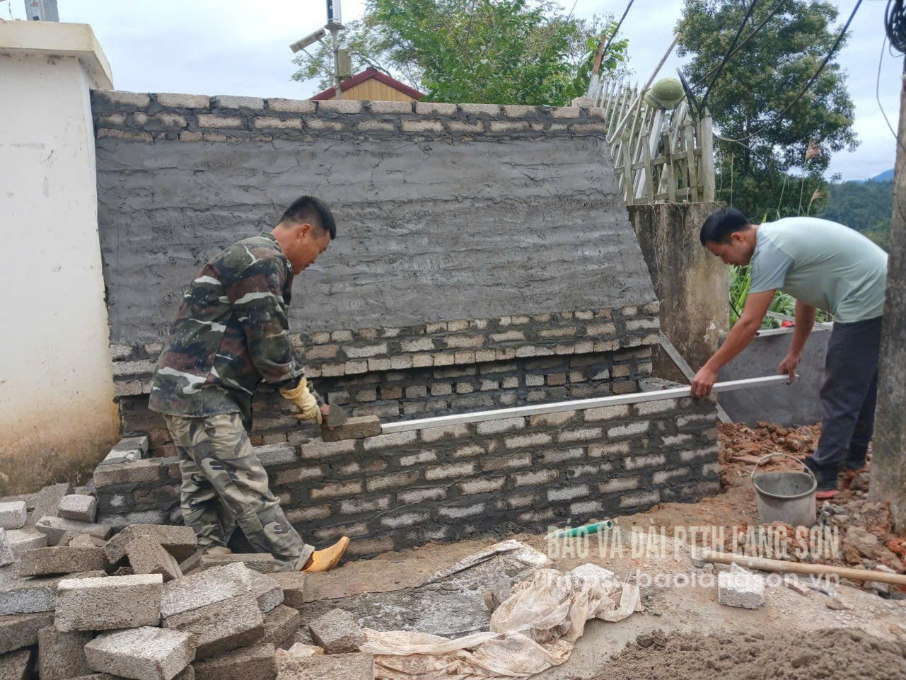 Construcción de infraestructura en la comuna de Quy Hoa