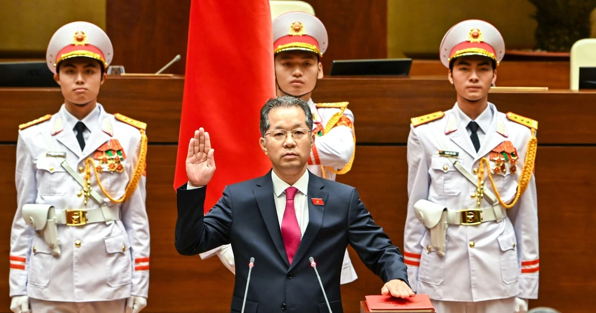 [Ảnh] Chánh án Tòa án nhân dân tối cao Nguyễn Văn Quảng tuyên thệ nhậm chức
