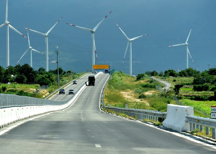 Thừa nguồn điện khiến điều độ quốc gia phải cắt giảm công suất nhiều nhà máy - Ảnh 1.