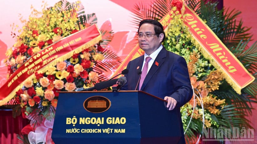 Prime Minister Pham Minh Chinh delivered a speech directing the Patriotic Emulation Congress of the Ministry of Foreign Affairs for the 2025-2030 period. (Photo: Tran Hai)