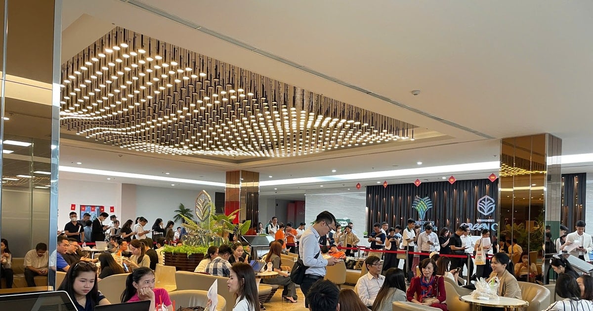 Chuyên gia lý giải hiện tượng khách xếp hàng giữ chỗ dự án Vinhomes Green Paradise