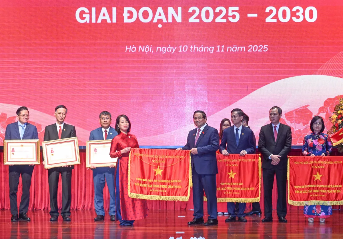 Thủ tướng: Xây dựng nền ngoại giao toàn diện, hiện đại, chuyên nghiệp, mang đậm bản sắc Việt Nam - Ảnh 4.