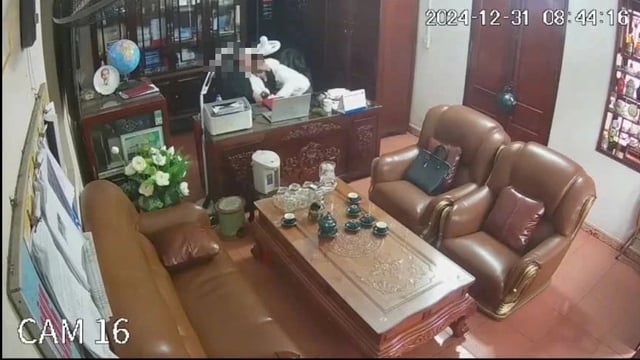 Xác minh thông tin lãnh đạo trường THPT ở Hải Hậu có hành vi thiếu chuẩn mực- Ảnh 1.