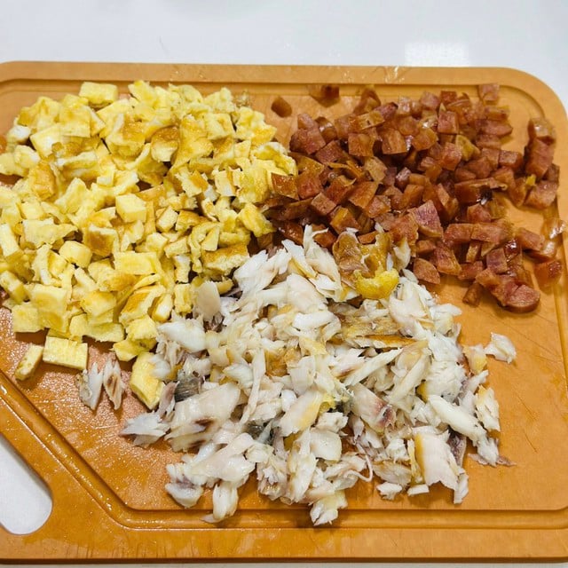 Món ngon ngày lạnh: Đừng chỉ rang thông thường, thử ngay cách làm cơm rang 'vét tủ lạnh' siêu ngon, lạ miệng  - Ảnh 6.