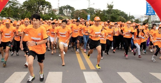 Giải 'Marathon Liên Minh Group mở rộng 2025 - mỗi bước chân, một ước mơ' và tinh thần sẻ chia- Ảnh 2.
