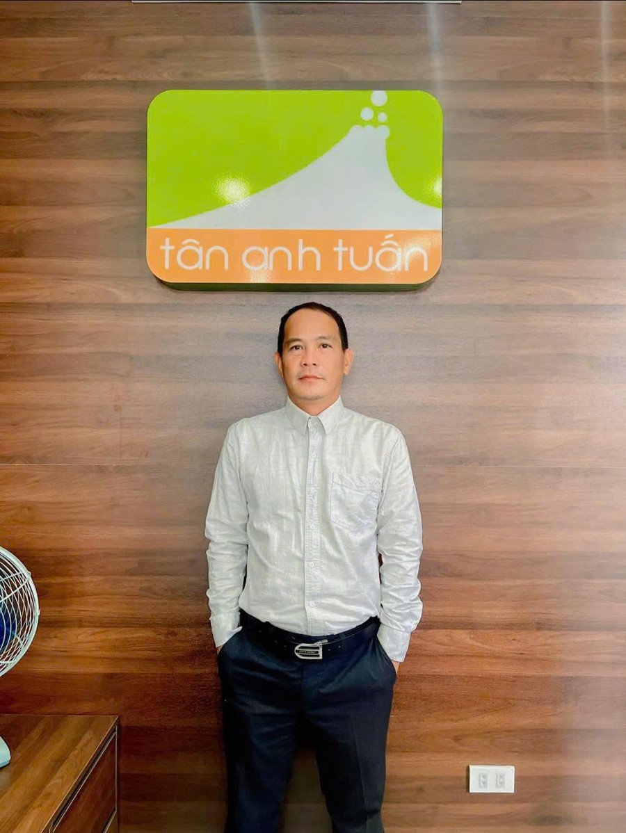 Асоціація молодого бізнесу з 3 представниками, які отримали нагороду «Зірка» 1.jpg