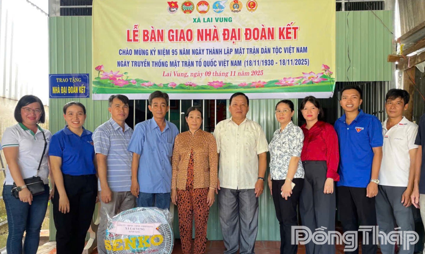 Xa-lai-Vung-Ban-Hand-Over-3-Houses-for-the-Poor.jpg