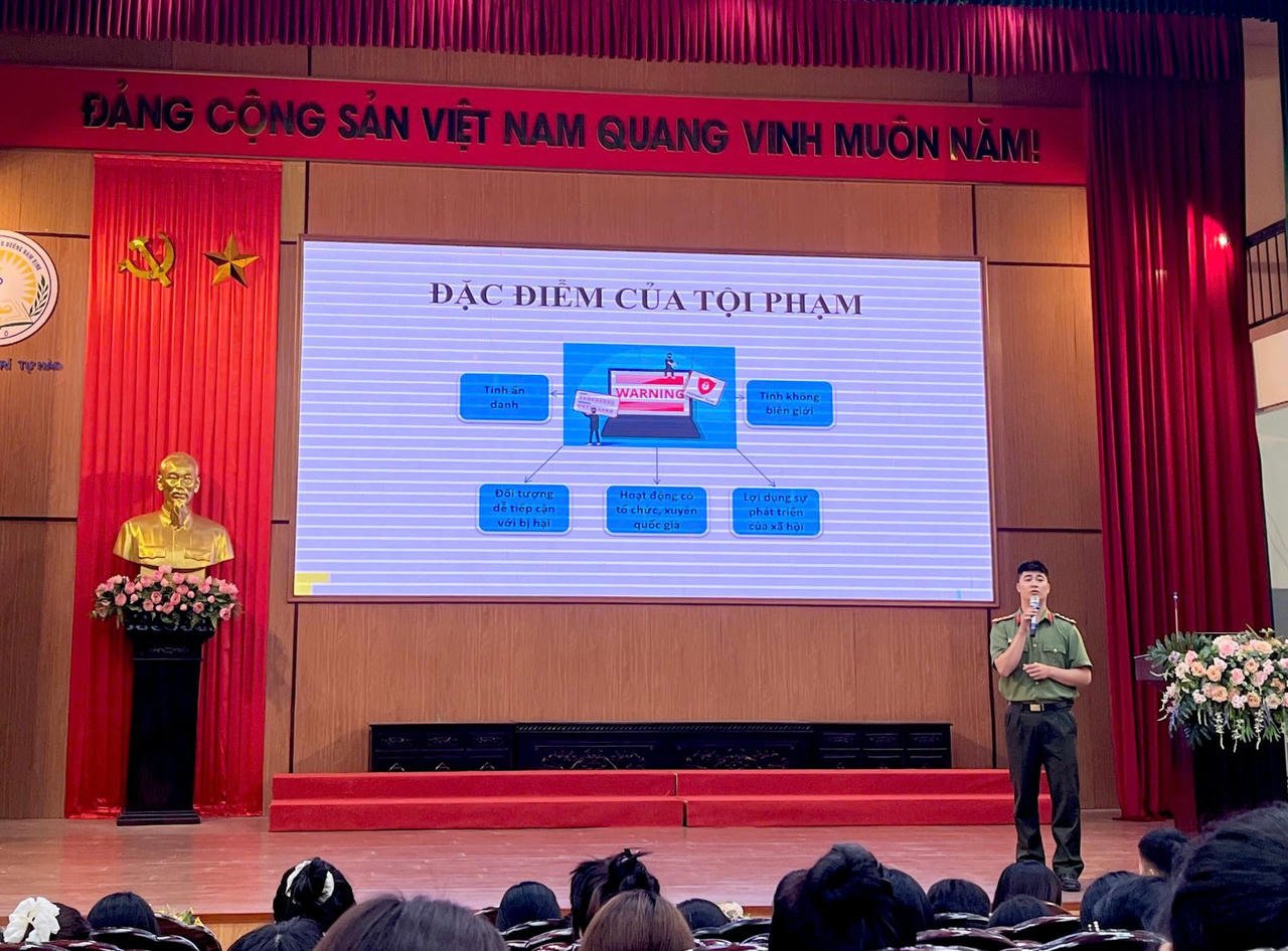 Công an tỉnh Ninh Bình tiếp tục tuyên truyền, hướng dẫn các biện pháp bảo vệ, đồng hành cùng doanh nghiệp trong phòng, chống tội phạm công nghệ cao, góp phần tạo môi trường kinh doanh an toàn, lành mạnh, hướng tới phát triển bền vững.