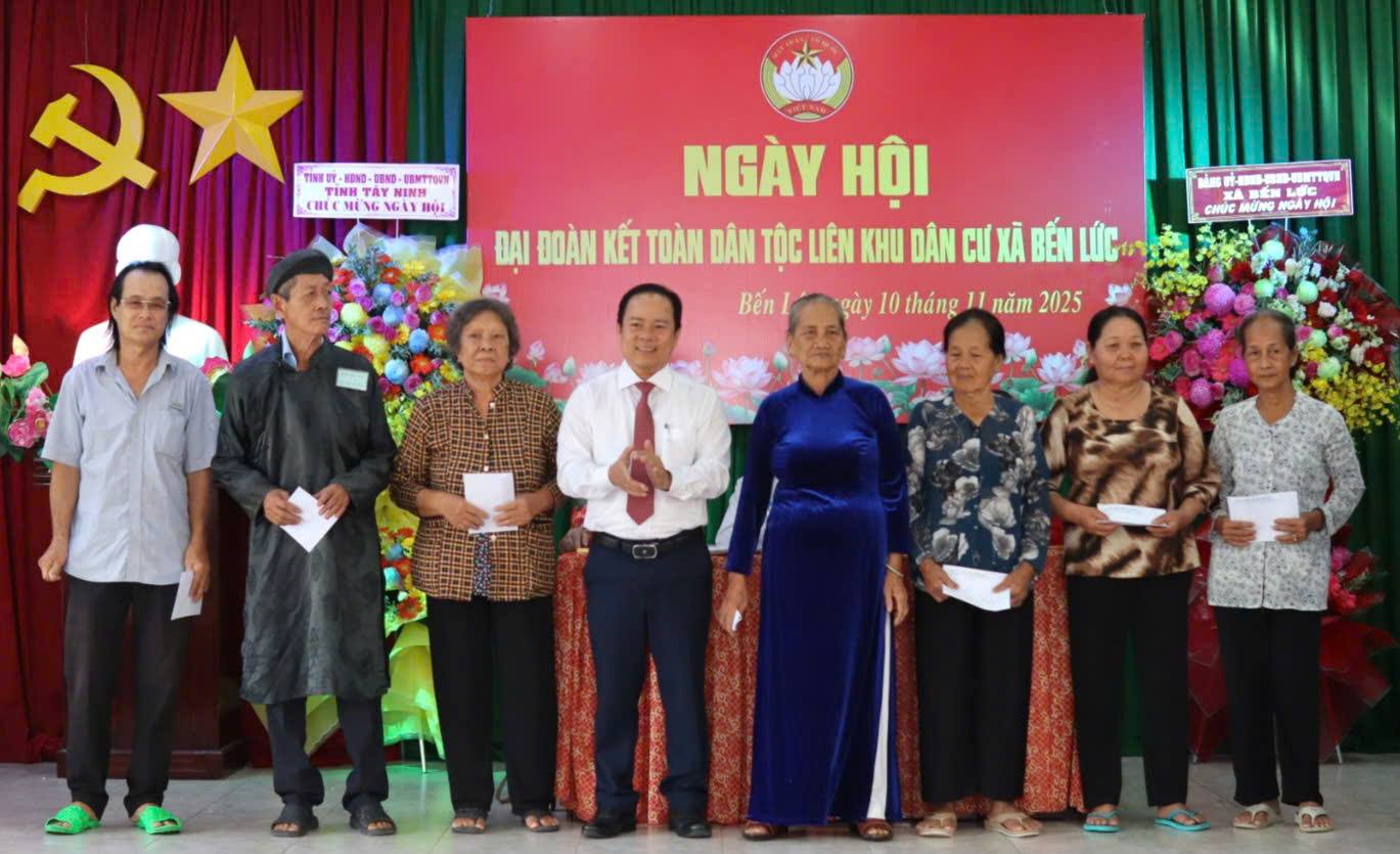 ພາສາອັງກິດ: ຂ່າວ